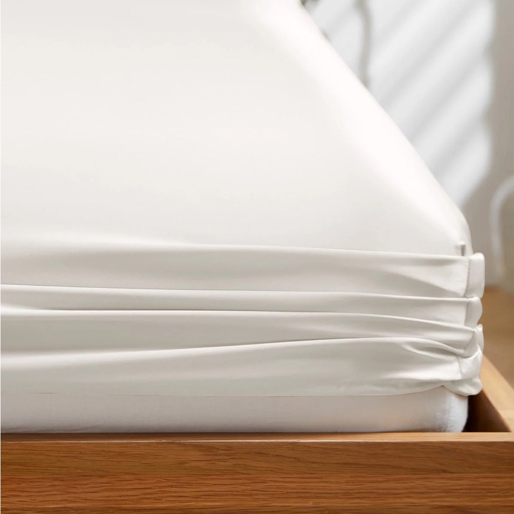 THX SILK PEARL CAL KING SILK FITTED SHEET - Picture 3 of 10